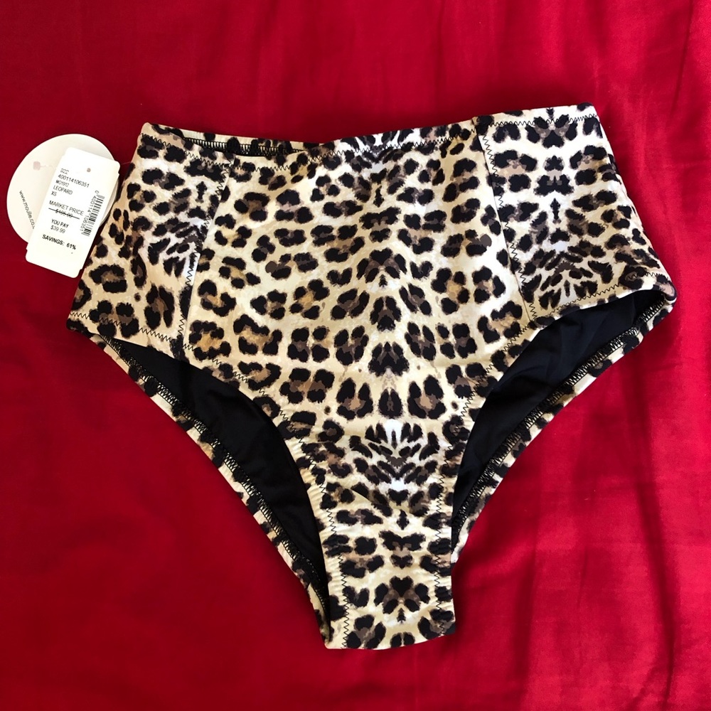 Bikini bottom sz XS BNWT